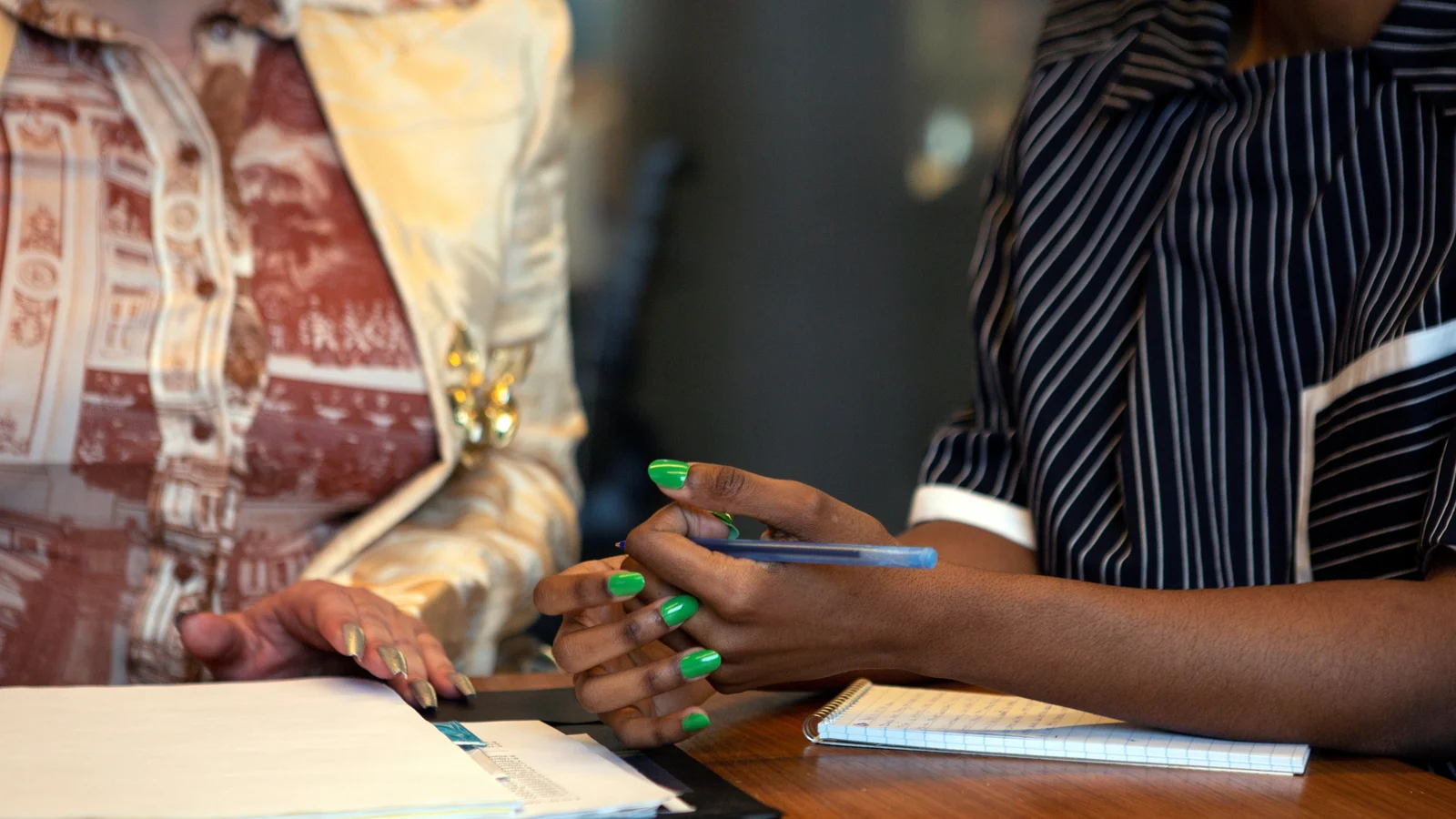 two_colleagues_in_a_meeting_at_work